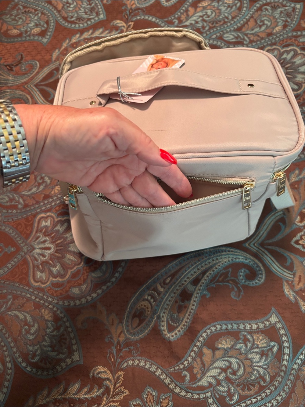 Paris Hilton Quilted Cream Cosmetic Crossbody with Gold Accents - Picture 7 of 8